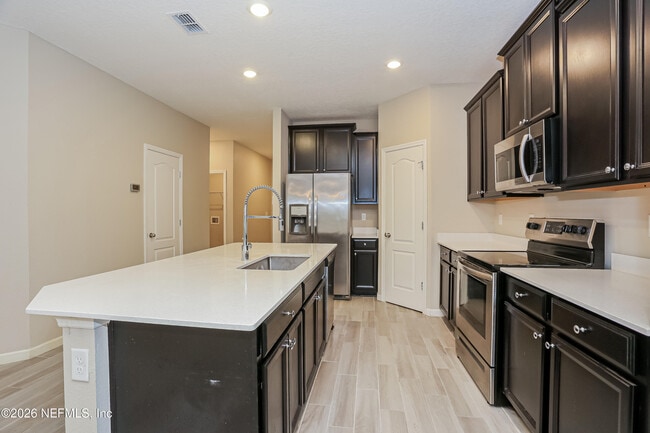 Building Photo - 16180 Blossom Lake Dr