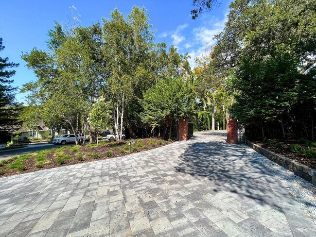 Building Photo - 85 Fagan Dr