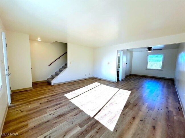 Building Photo - 430 Canton Rd