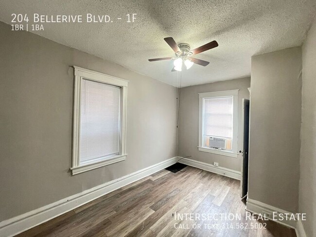 Building Photo - Adorable 1 Bed/1Bath S. City Apt. with Pri...