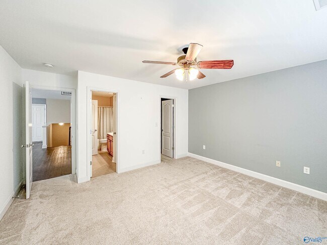 Building Photo - 2303 Palisades Ct SW