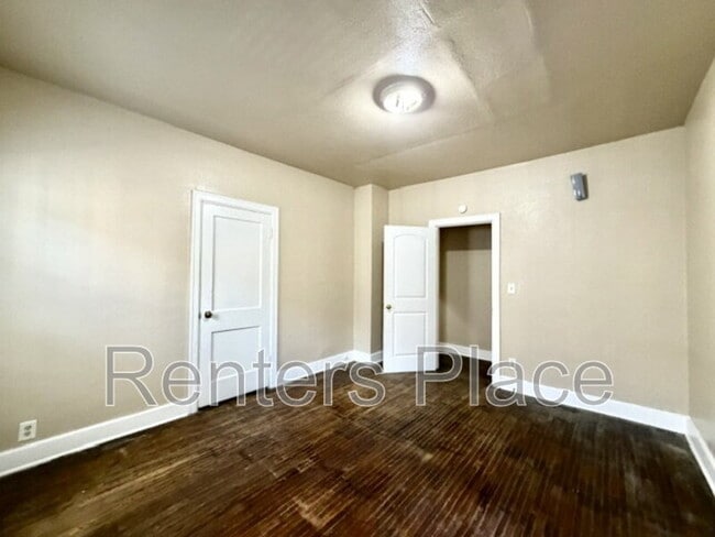 Building Photo - 120 N Birmingham Pl