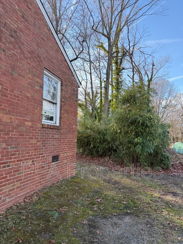 Building Photo - 221 Willow Ave