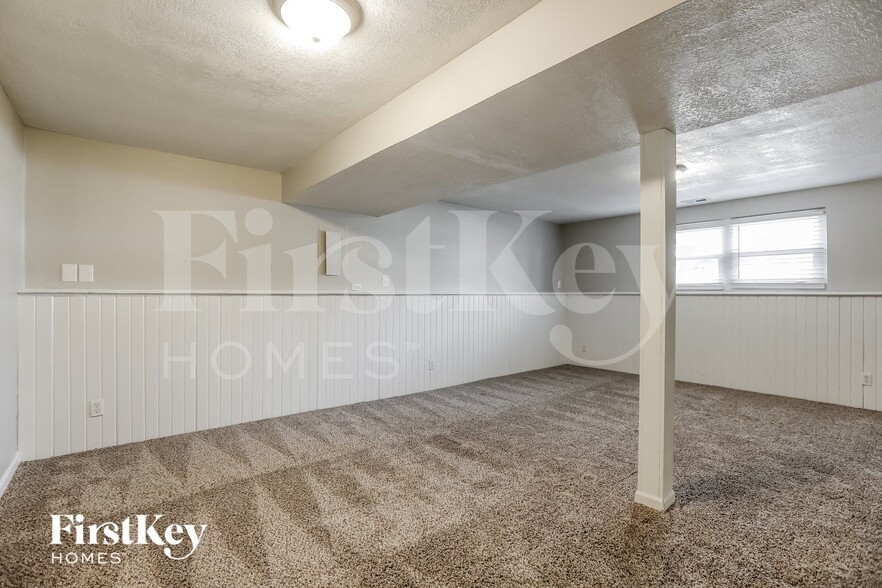 Building Photo - 7119 N Shannon Ave