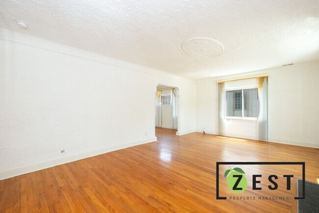 Building Photo - 17352 Roselawn St