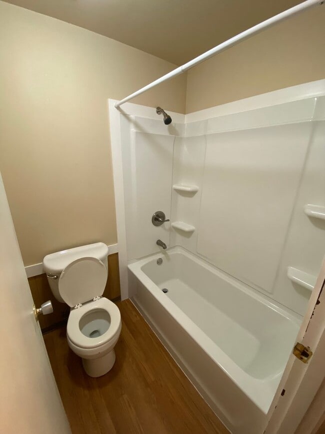 Building Photo - 111 W 12th Ave