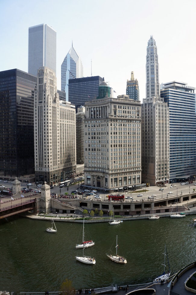 Building Photo - 405 N Wabash Ave
