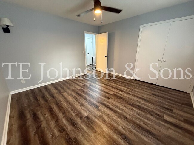 Building Photo - 317 Vineyard Park Ct
