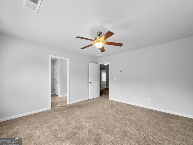 Building Photo - 140 Daisy Cir
