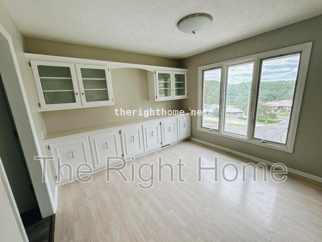 Building Photo - 5141 Raven Oaks Cir