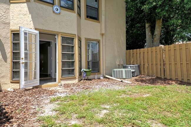 Building Photo - Spacious 2bd 2bth home with bonus room!