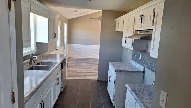 Building Photo - 759 Jackson Lake Rd