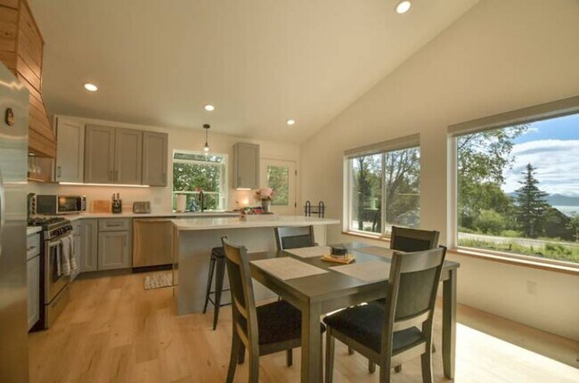 Building Photo - 1200 Eric Ln