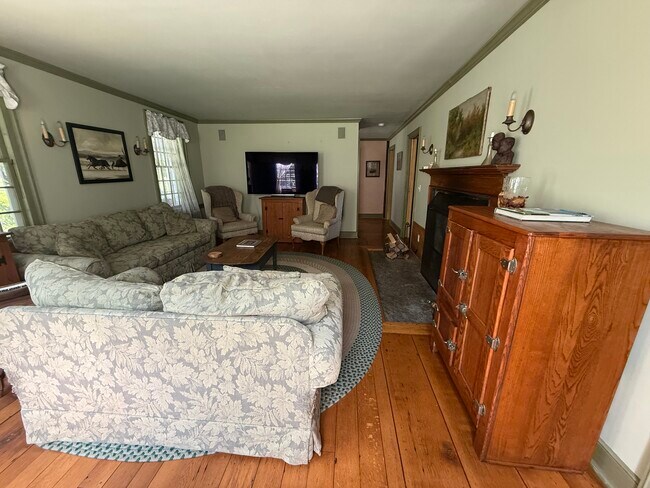 Building Photo - 28 Dugway Rd