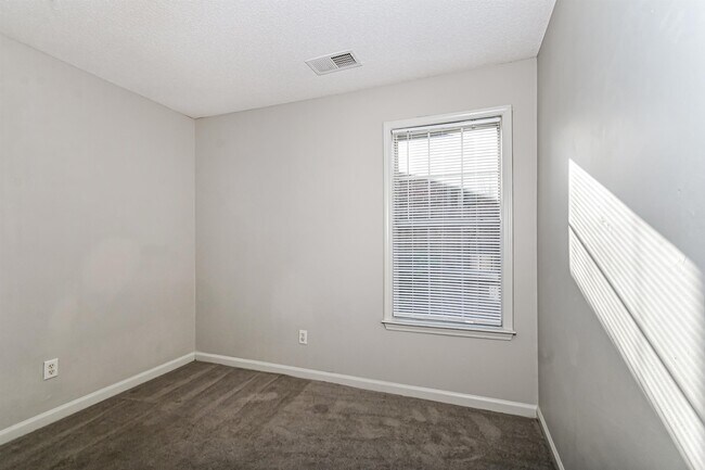 Building Photo - 6967 Parkbrook Ln