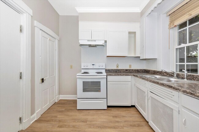 Building Photo - 4 S Westside Ave