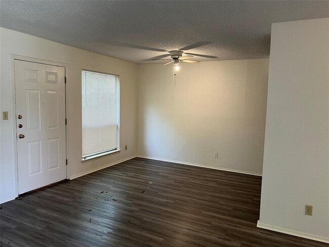 Building Photo - 9603 Teasdale Terrace