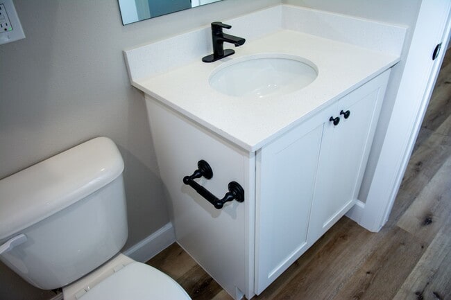 Building Photo - New 3 Bedroom / 2.5 Bathroom Townhome in D...