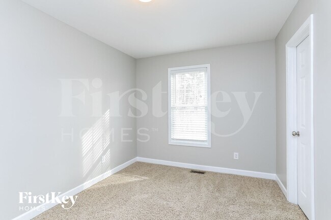 Building Photo - 425 Kellywood Ct