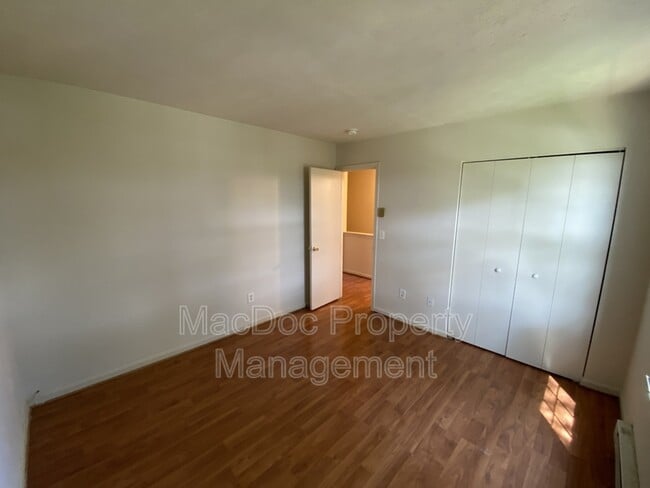 Building Photo - 624 Highview Ct