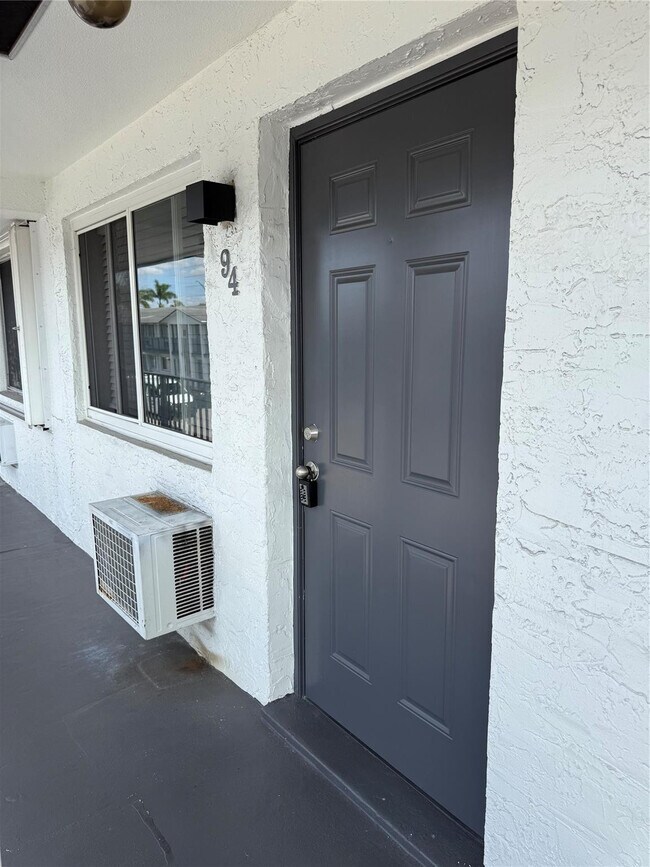 Building Photo - 1818 E Oakland Park Blvd