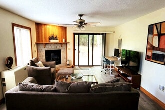 Building Photo - 140 Paquette Cir