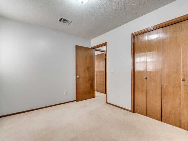 Building Photo - 5113 S Sage Ave