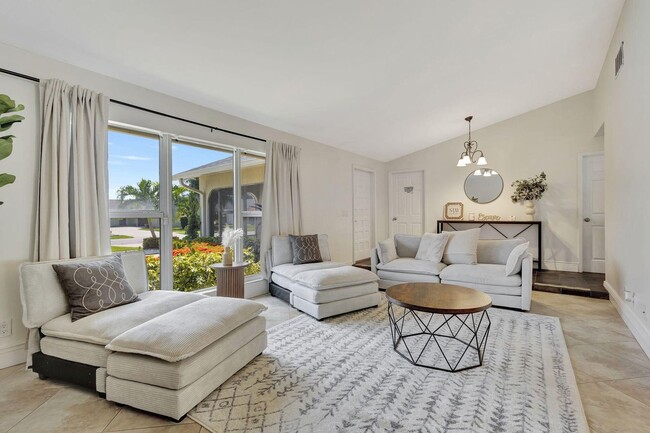 Building Photo - 1104 Jackpine St