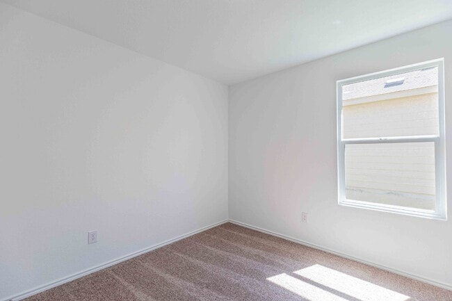 Building Photo - 9143 Coronal Rings