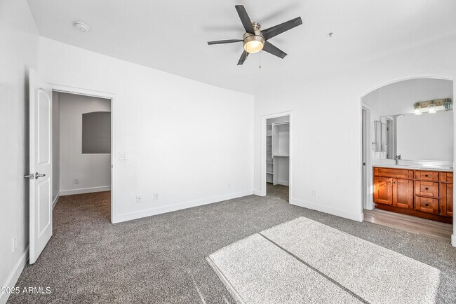 Building Photo - 4608 W Maryland Ave