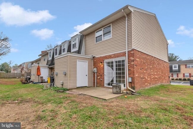 Building Photo - 45 Heritage Ct