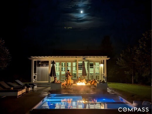 Building Photo - 7 Packet Dr