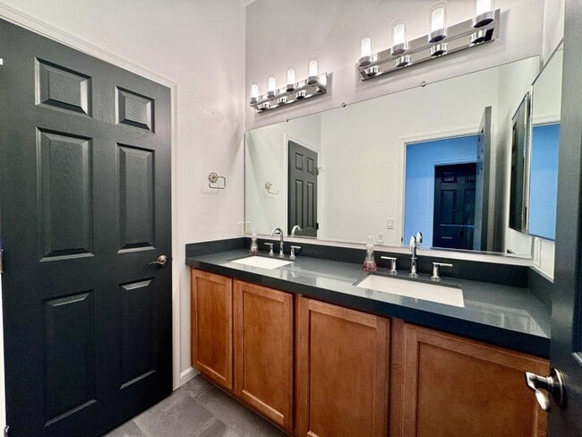 Building Photo - 13743 N High Mountain View Pl