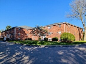 Building Photo - 89 Pleasant St