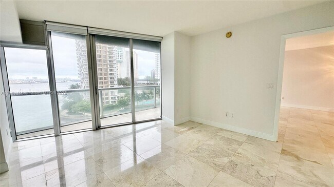 Building Photo - 465 Brickell Ave