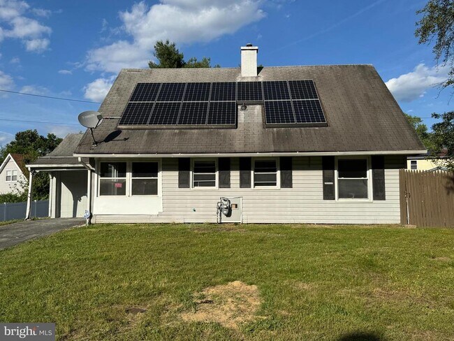 Building Photo - 74 Plumtree Ln