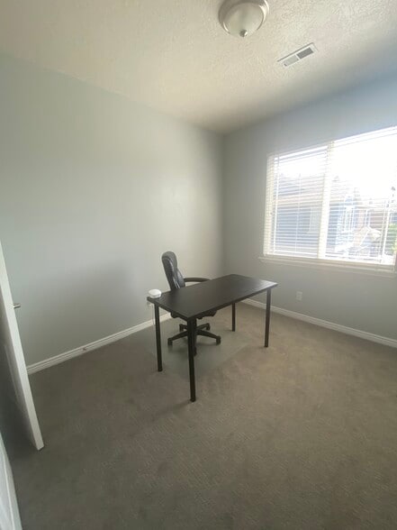 Building Photo - 1582 W 10 S
