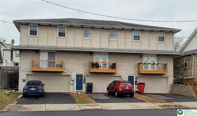 Primary Photo - 933 N New St