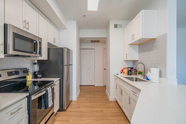 Building Photo - 7455 N 95th Ave