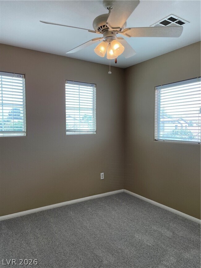 Building Photo - 3590 Laguna Veneta Ave