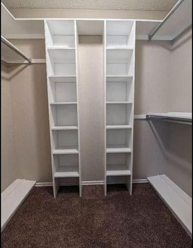 Building Photo - 413 Midland Dr