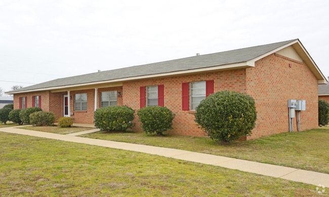 Building Photo - McDaniel Arms Apartments