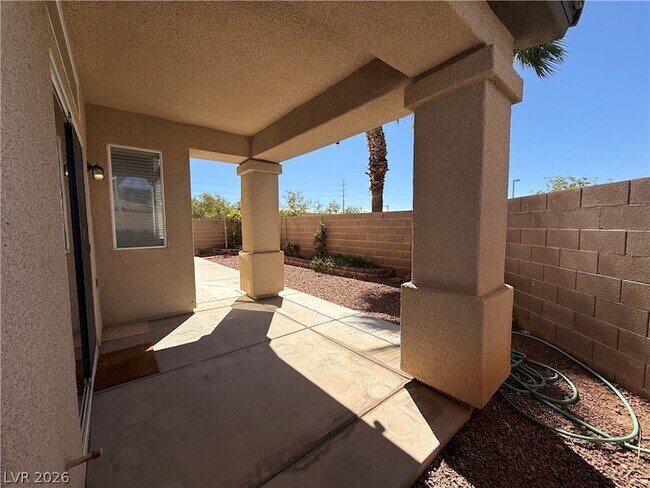 Building Photo - 7998 Half Moon Point Dr