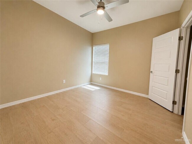 Building Photo - 3101 W Sandlewood St