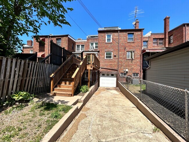 Building Photo - 24 Gallatin St NW