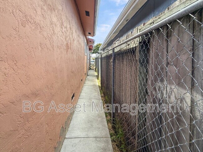 Building Photo - 1755 Emeric Ave