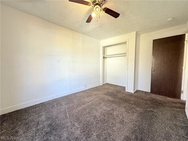 Building Photo - 1433 Kenmore Blvd