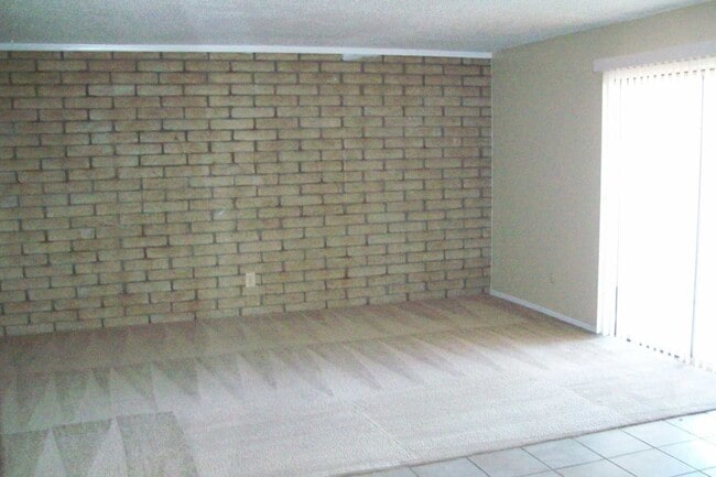 Building Photo - Spacious 3-Bedroom Home in Tempe
