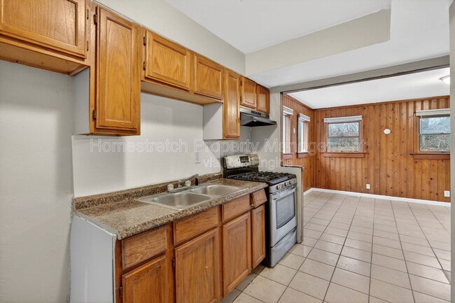 Building Photo - 129 Cameron Rd