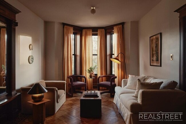 Building Photo - 939 St Johns Pl